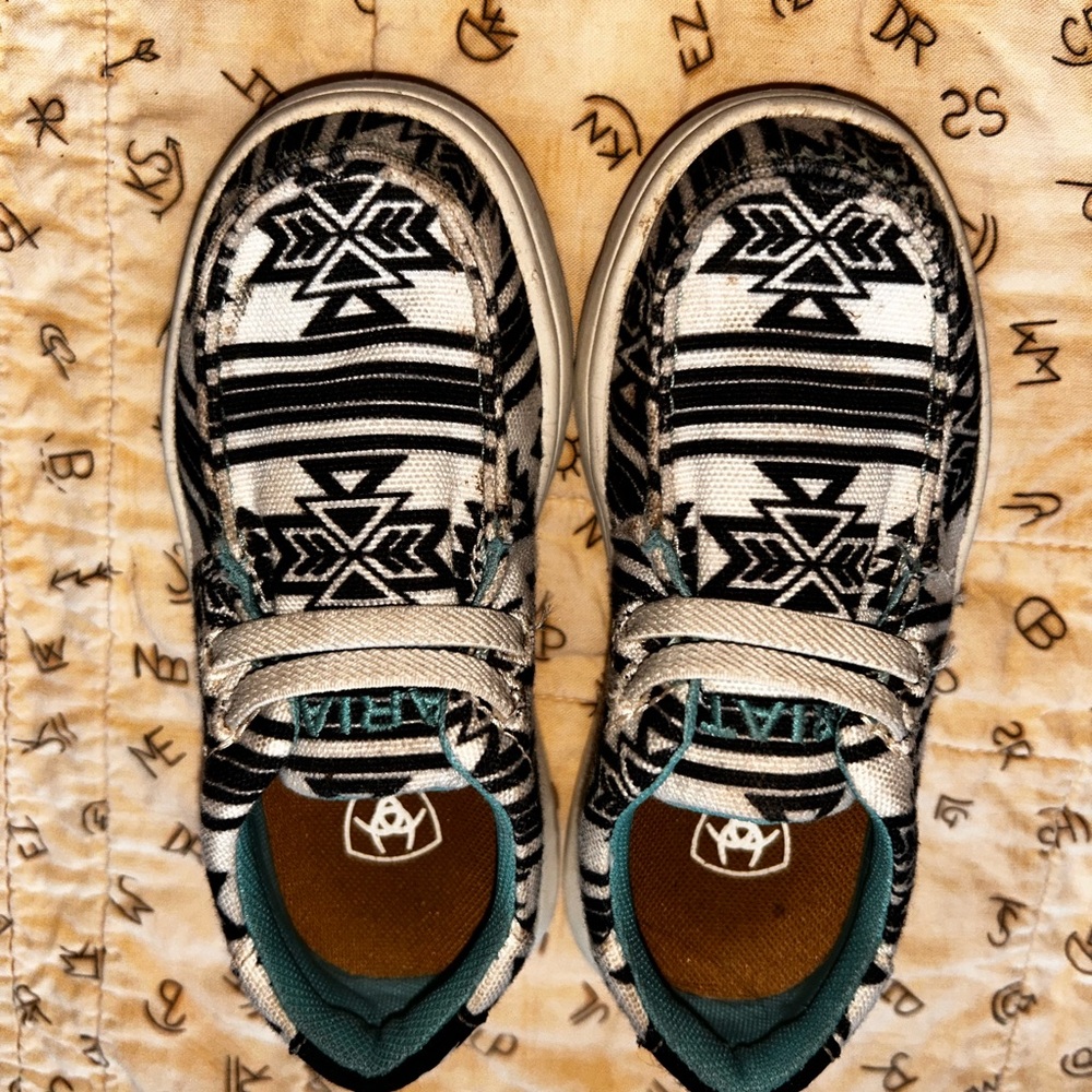 Ariat Kids' Moccasins in Black and White Aztec